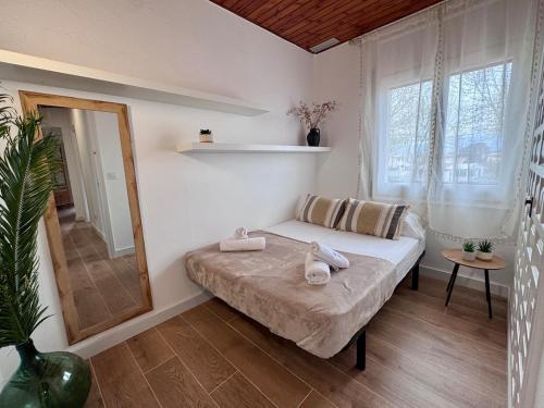 Villa Gorgot with a pool and private parking