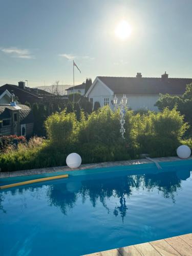 Bazén v ubytování Pool & Sauna Studio-Apartment Porsgrunn nebo v jeho okolí