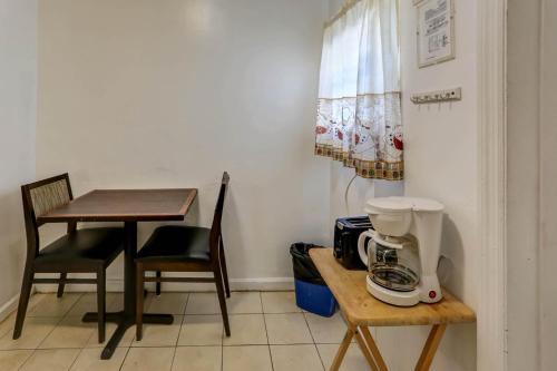Gambar di galeri bagi Richard's Motel Extended Stay di Hallandale Beach