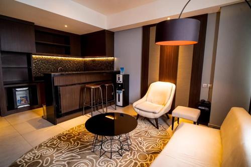 Posezení v ubytování Hotel De Grand Villa By IGI Airport