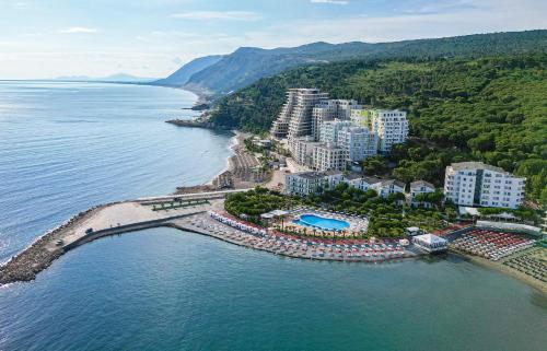an aerial view of a resort near the water at Rana E Hedhun Apartment in Lezhë