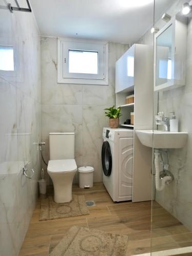 Un baño de Andrew's Apartment