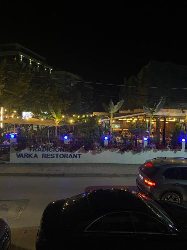 Επισκέπτες που μένουν στο At-Salaj1