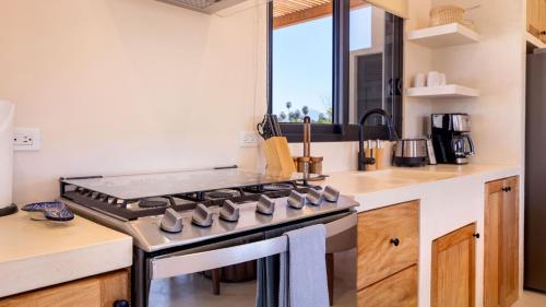 Η κουζίνα ή μικρή κουζίνα στο Casa Sueño Pescadero