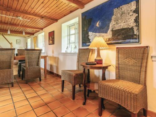 Posezení v ubytování 6 person holiday home in Rudkøbing