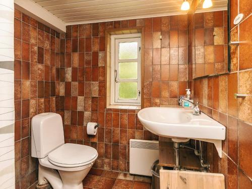 Koupelna v ubytování 6 person holiday home in Rudkøbing