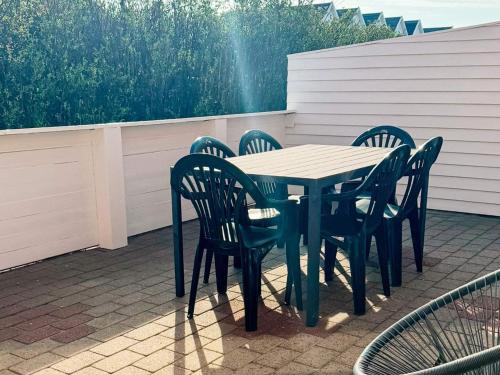 En balkon eller terrasse på 6 person holiday home in Rømø-By Traum