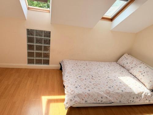 Fotografie z fotogalerie ubytování Lovely Spacious Room near Train Station and University v destinaci Dallington