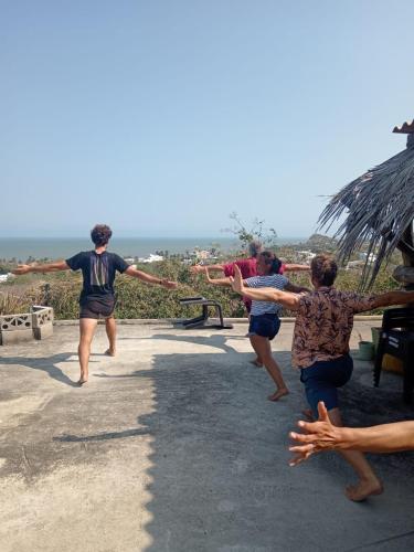 Επισκέπτες που μένουν στο KITE Hostal OCEAN SAN JOSE