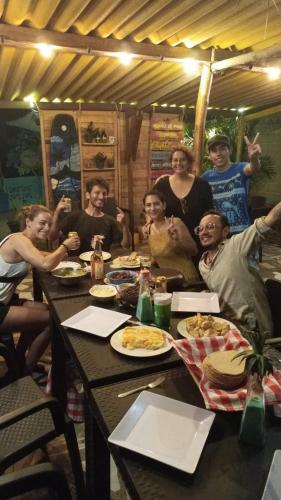 Επισκέπτες που μένουν στο KITE Hostal OCEAN SAN JOSE