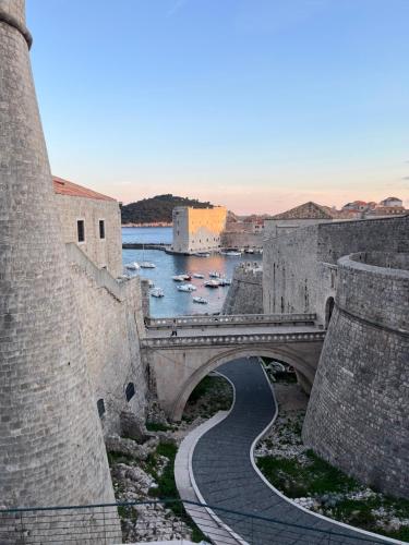 Apartment STONE by City Walls, unique view, perfect for 2
