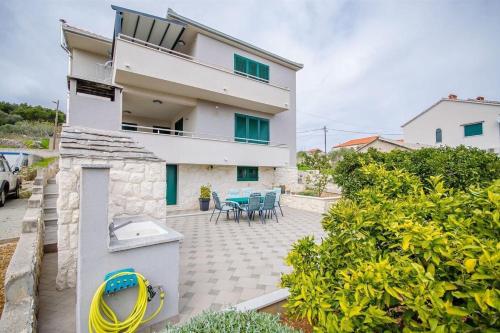 Apartments with parking space Slatine, Ciovo - 24692