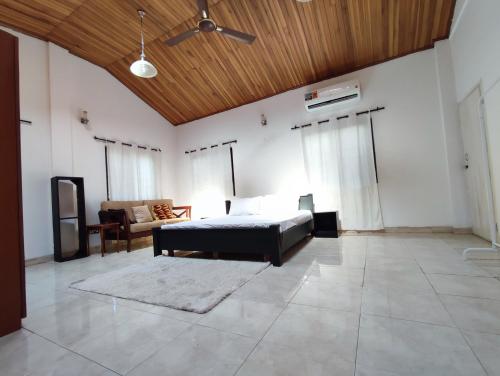 Χώρος καθιστικού στο Sleek Spacious Loft at East Legon