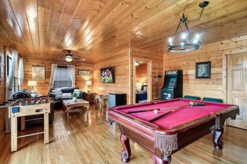 Kate's Cabin - 3 min to Dollywood! Cabin with Hot tub, Game Room, and Resort Pool! photo 30