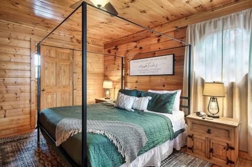 Kate's Cabin - 3 min to Dollywood! Cabin with Hot tub, Game Room, and Resort Pool! photo 22