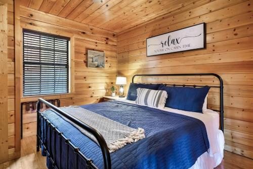 Kate's Cabin - 3 min to Dollywood! Cabin with Hot tub, Game Room, and Resort Pool! photo 40