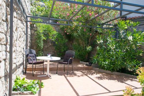 Κήπος έξω από το Apartment Nature