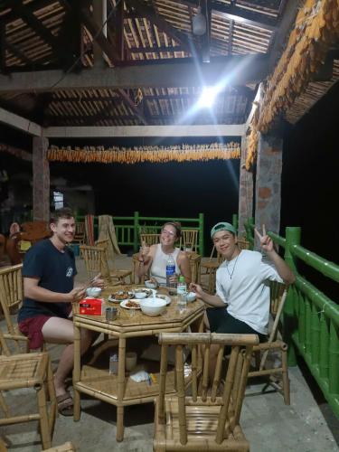 Επισκέπτες που μένουν στο Điệp HOMESTAY Bản Giốc