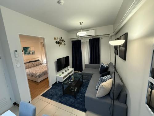 Телевизор и/или развлекательный центр в Condo for Families and Friends