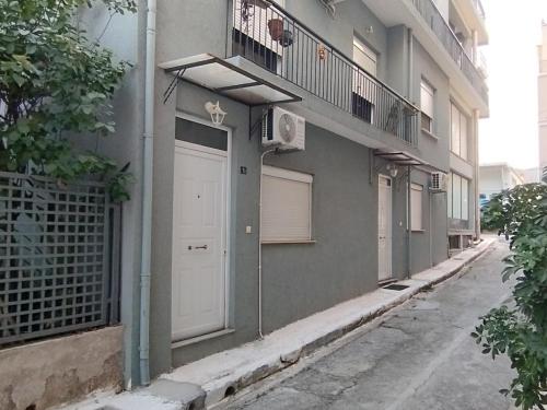 ΔΙΑΤΙΘΕΤΑΙ Γκαρσονιέρα