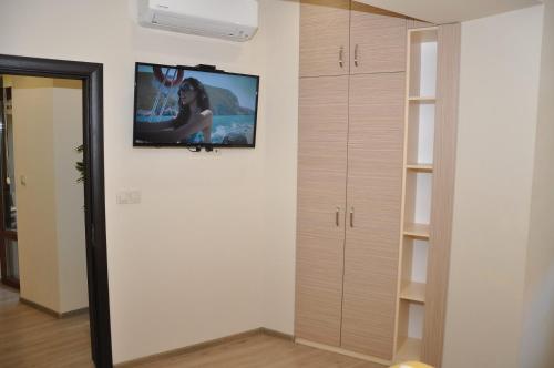 TV a/nebo společenská místnost v ubytování Къща за гости КИТАНОВ