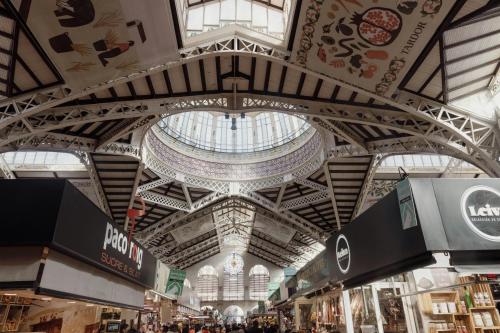a large shopping mall with a large ceiling at HOSTAL LETTO DAL MARE in Valencia