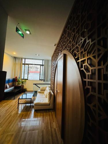 Sapphire HOTEL HUEにあるシーティングエリア