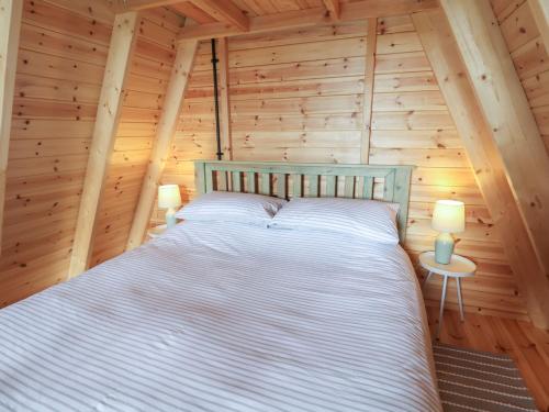 Ein Bett oder Betten in einem Zimmer der Unterkunft Robin