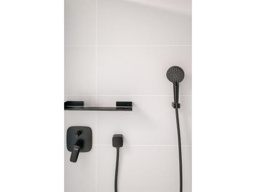 a microphone on a wall in a room at RELAX HILL Vendégház in Dunabogdány