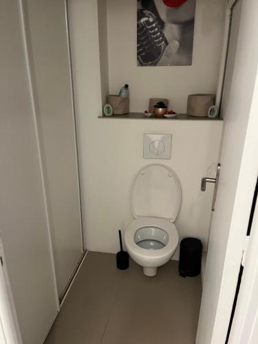 Photo de la galerie de l'établissement Nice, Jolie appartement à 6 min à pied de la plage, à Nice