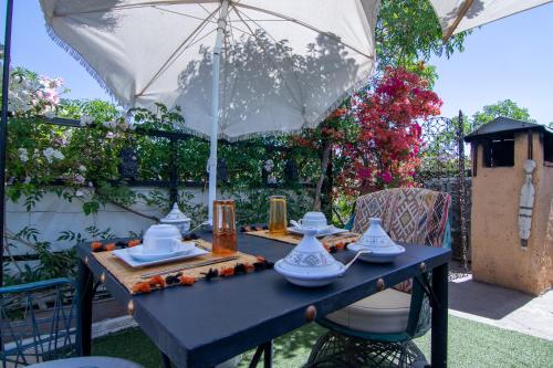 Jardí fora de Riad Dar Oulhoum