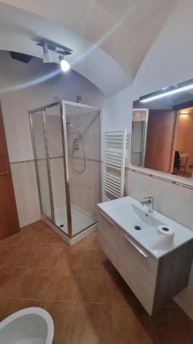 Ένα μπάνιο στο Borgo Nocera Apartment