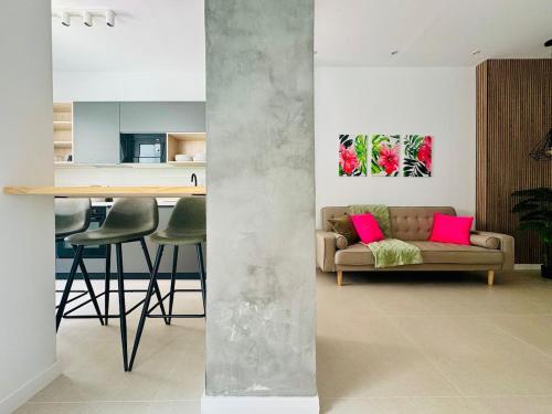 PLANAS 3 Designer Aparment with Terraza in Ruzafa SOHO