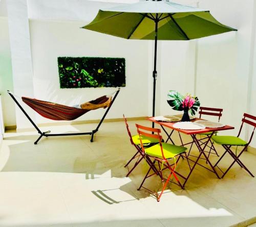 PLANAS 3 Designer Aparment with Terraza in Ruzafa SOHO