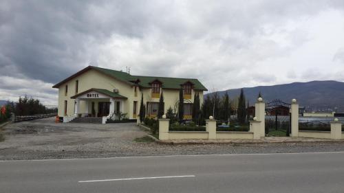 Ein allgemeiner Bergblick oder ein Berglick von des Hotels aus
