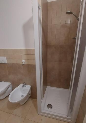 Koupelna v ubytování Charming studio apartment with parquet