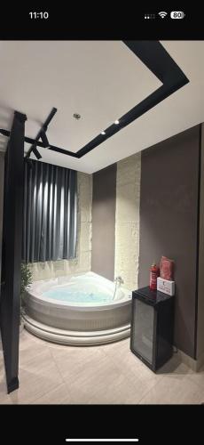 Fotografie z fotogalerie ubytování استيديو جاكوزي قريب من البحر v destinaci Al-Khubar