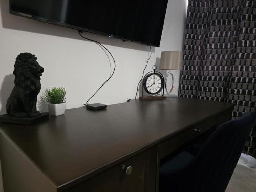 Телевизор и/или развлекательный центр в Solihull 10 mins to NEC and Airport Free Parking
