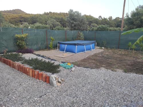 Bazén v ubytování Mountain View Bungalows Dimilia nebo v jeho okolí