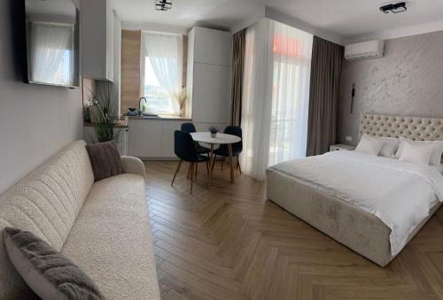 Ένα ή περισσότερα κρεβάτια σε δωμάτιο στο Scandi LOFT 93 Oradea ARED