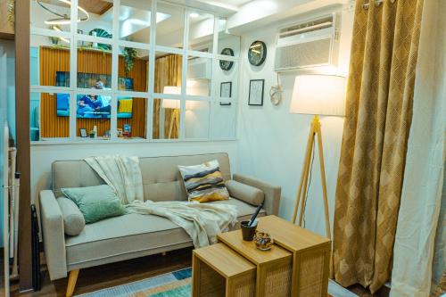 Posezení v ubytování Consider It Yours - Stay Cozy with City Views