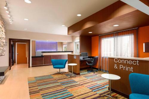 Area soggiorno di Fairfield Inn & Suites Saginaw