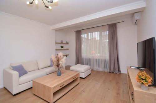 Apartment on Nalbandyan street