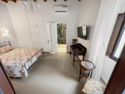 Photo de la galerie de l'établissement Katharsis Palace 15th Century Art Hotel at Naxos Old Town I, à Naxos Chora