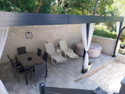 Gallery image of Apartmani PARDON in Pag
