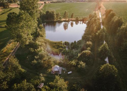 Příroda nedaleko luxury tent