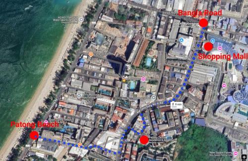 eine Karte einer Stadt mit roten Punkten in der Unterkunft Patong Central Residence and Apartment in Patong Beach