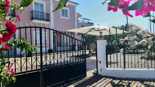 Κήπος έξω από το J R Dream house