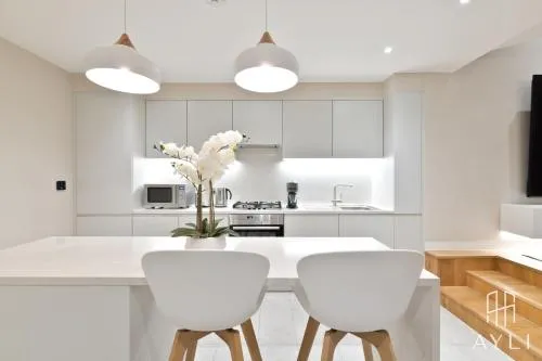 AYLI - Kensington photo 137