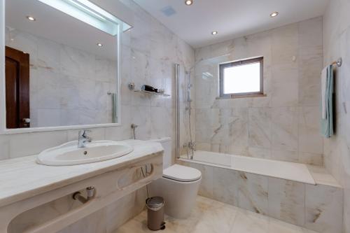 Beachtime - Oura Beach Apartment